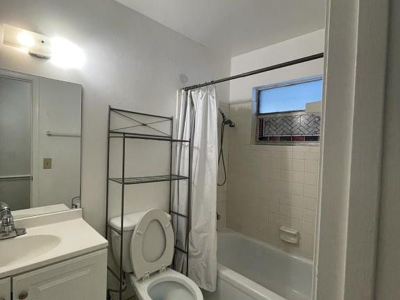 5th image of 1020 S Lake Shore Way APT B
