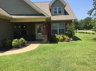 2 Greyhawk Ct, Fort Mitchell, AL 36856