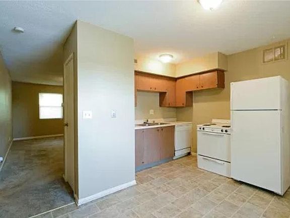 5th image of 1722 W 24th St