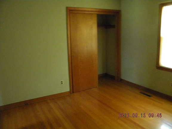 4th image of 420 Maplewood Dr