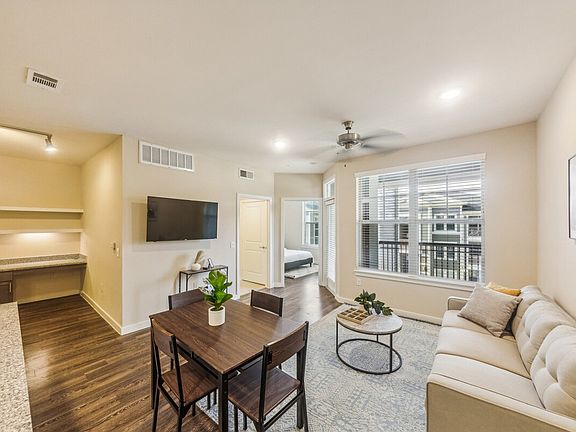 4th image of 13439 Cullen Blvd #Id1058216p