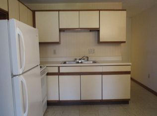 17 Brodeur St #B, Chicopee, MA 01013