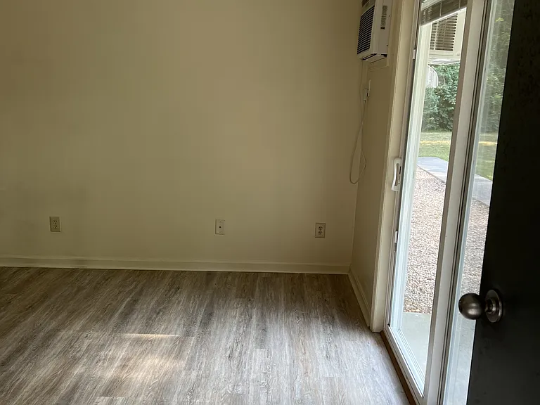 14860-14876 Sherwood Dr - 14864 — Photo 6
