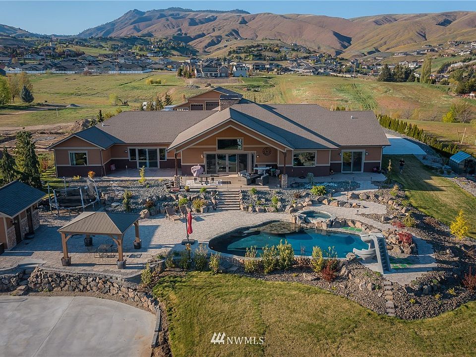 1st image of 759 Majestic View Dr