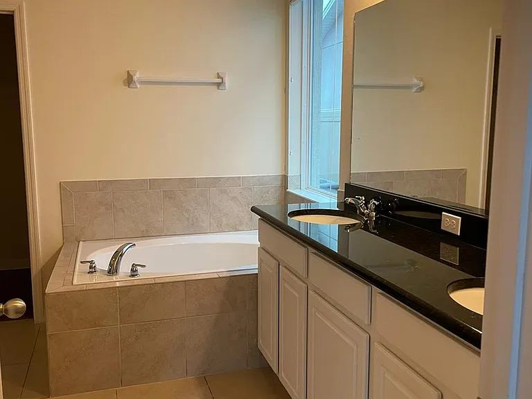 3580 Sagamore Ln — Photo 16