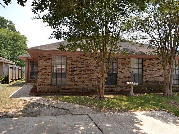 2nd image of 1120 Willow Creek Dr #1120