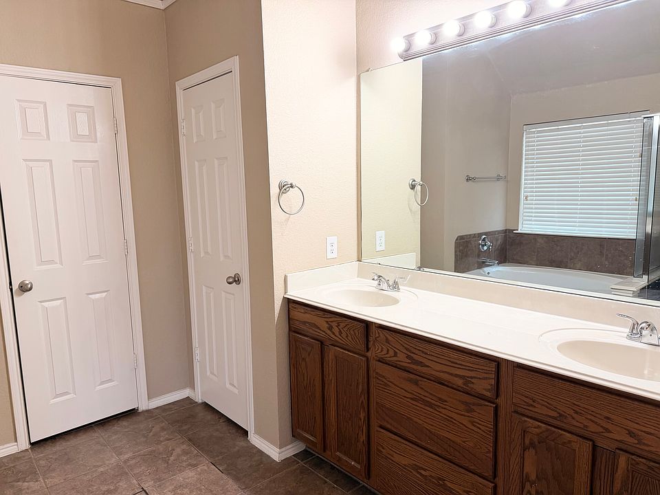 1st image of 9957 Delamere Dr
