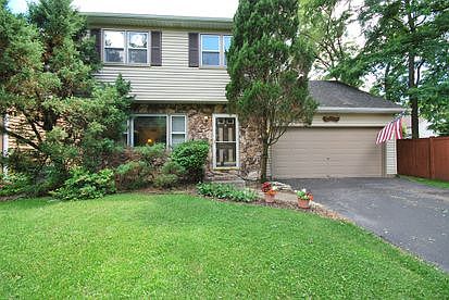 3rd image of 28W575 Woodlawn Ave