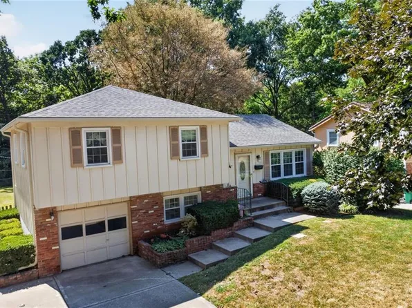 9211 W 76th Ter, Overland Park, KS 66204