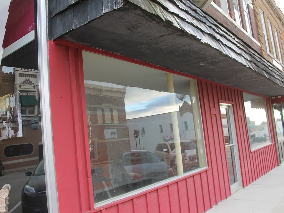 1st image of 215 1st Ave E