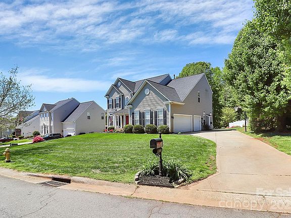 3rd image of 1930 Southridge Dr