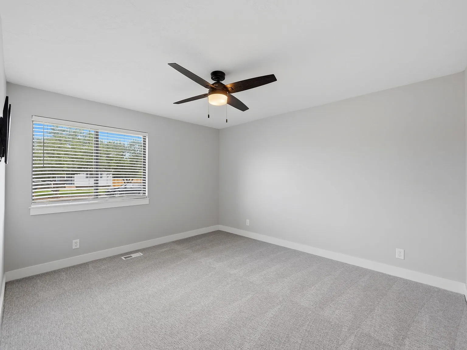 2 bed, 1000 sqft, $1,700 — Photo 4