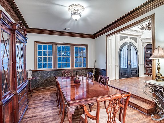 5th image of 390 Oak Ridge Dr