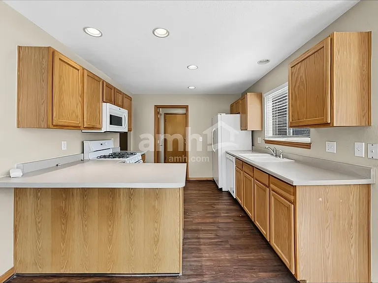 18504 E Bethany Pl — Photo 3