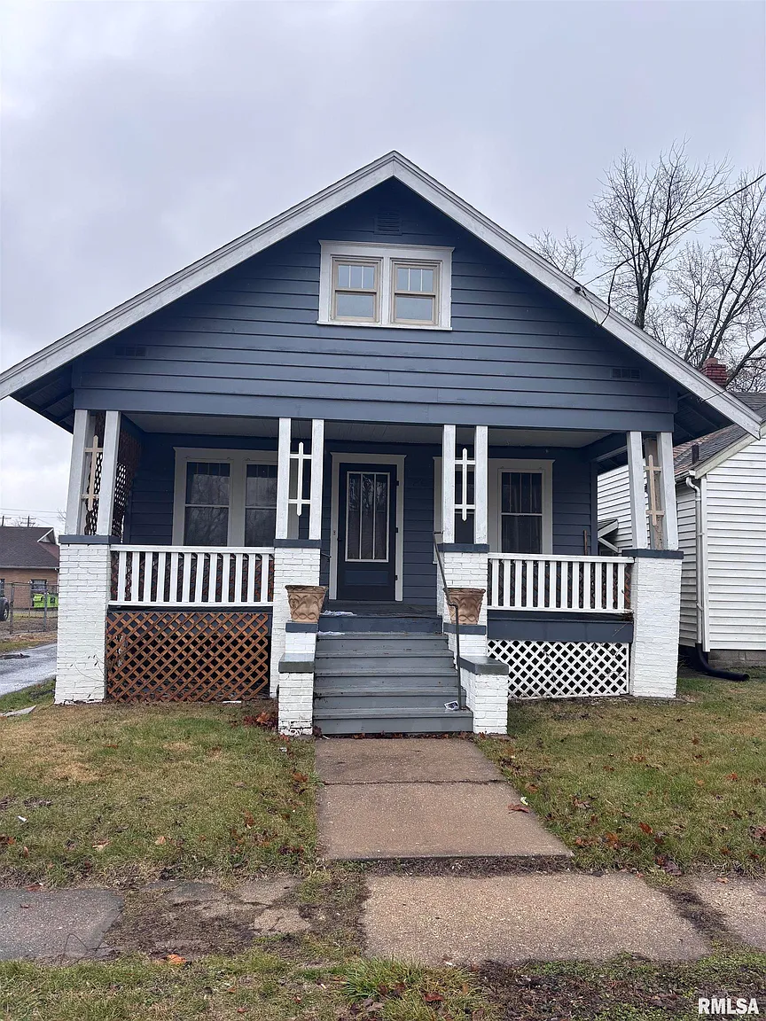710 W Thrush Ave photo 1