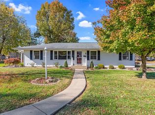 531 N Maple St, Staunton, IL 62088