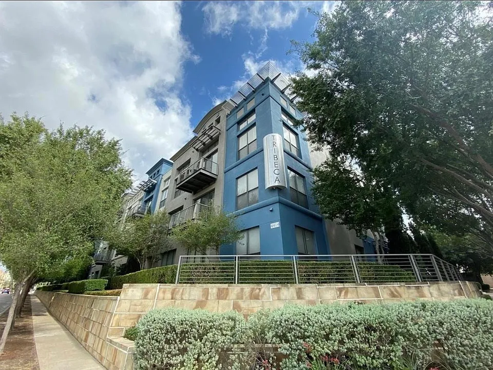 4414 Cedar Springs Rd #302
