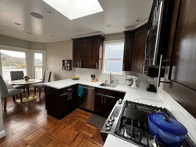 739 Rockdale Dr — Photo 4
