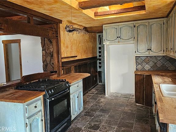 4th image of 2898 Sierra Dr