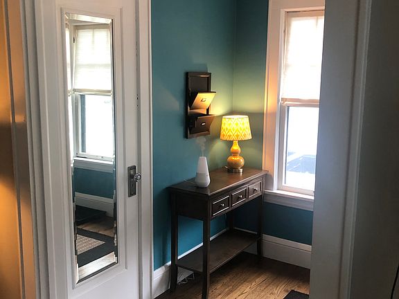 4th image of 567 Aqueduct St