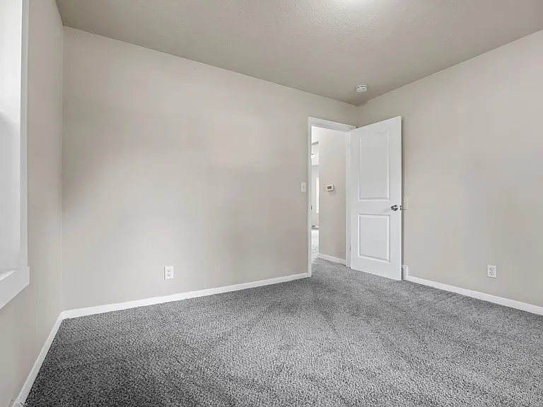 1406 E 27th Ct — Photo 10