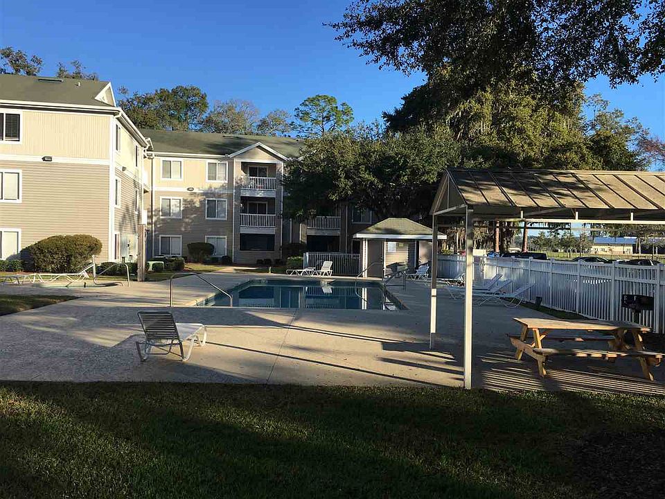 2nd image of 4000 SW 23rd Street 2-206 #2-206