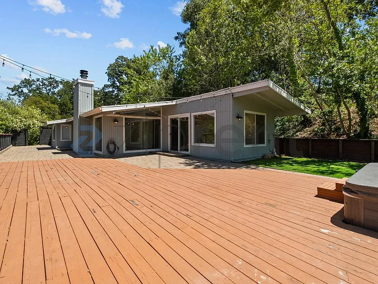 757 Tofflemire Dr — Photo 26