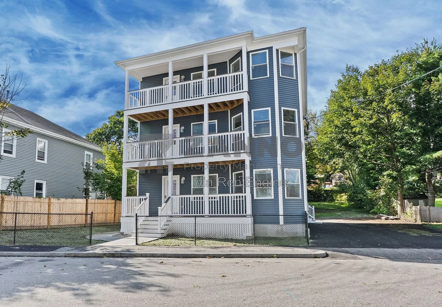 3 bed, 1.0 bath, 1105 sqft, $2,280 — Photo 1