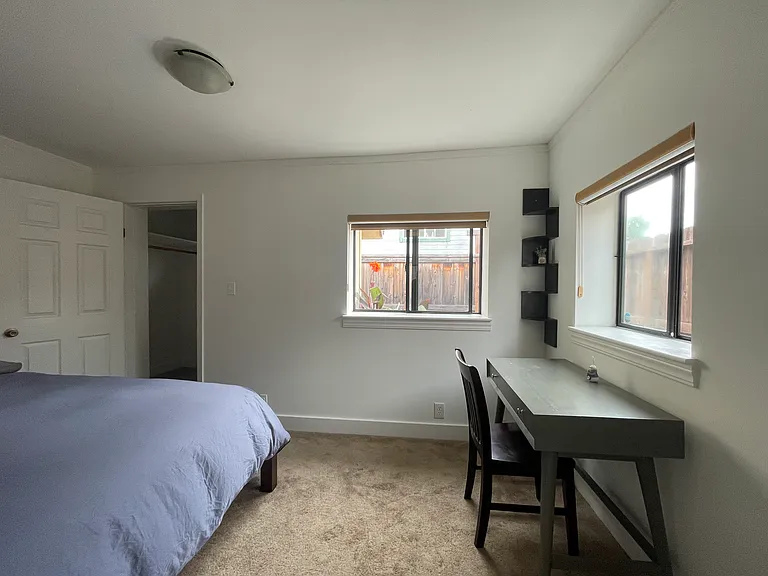 921 Aileen St — Photo 9