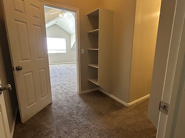 475 N Redwood Rd — Photo 19