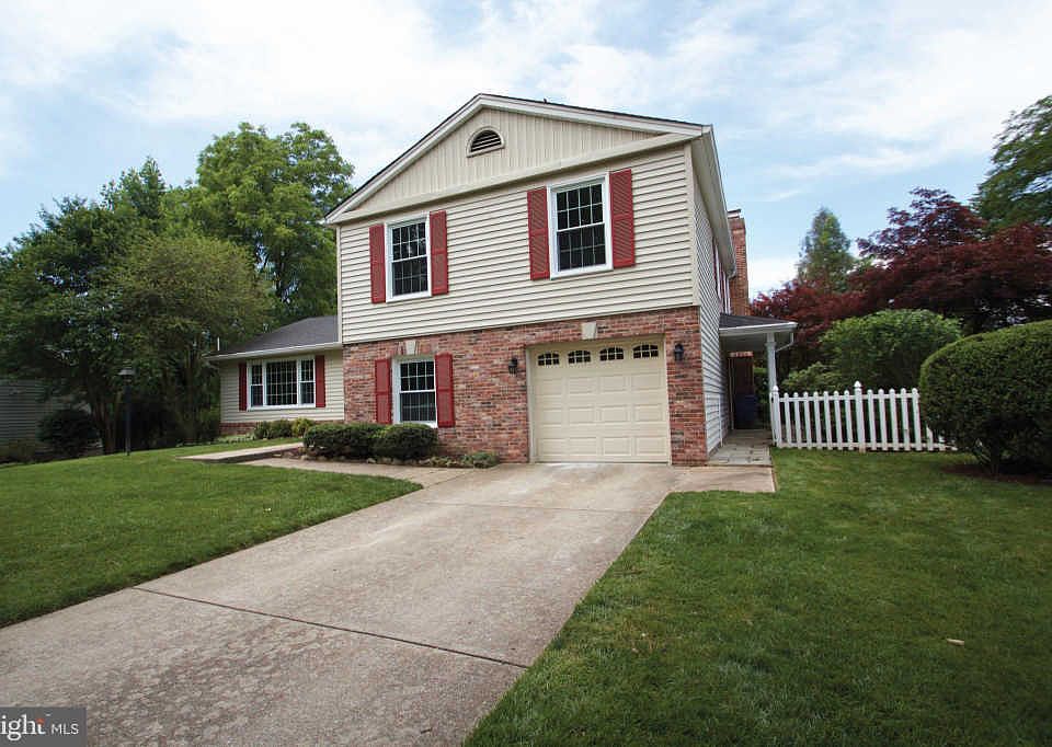 2nd image of 14816 Rocking Spring Dr