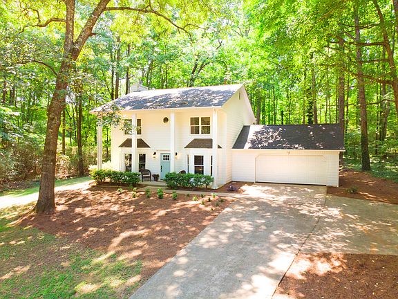 2nd image of 300 Cedar Ln