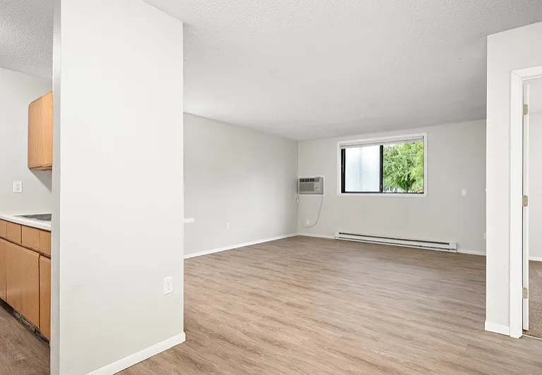 1173 Landeco Ln #304 — Photo 2