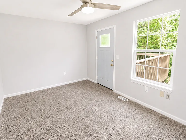 5318 Godas Cir — Photo 9