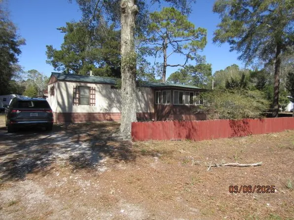 701 W 6th St, Carrabelle, FL 32322