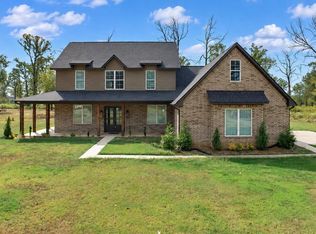 15 Akin Oak Dr, Texarkana, TX 75503