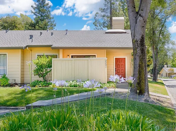 2201 Woodlake Drive, Santa Rosa, CA 95405