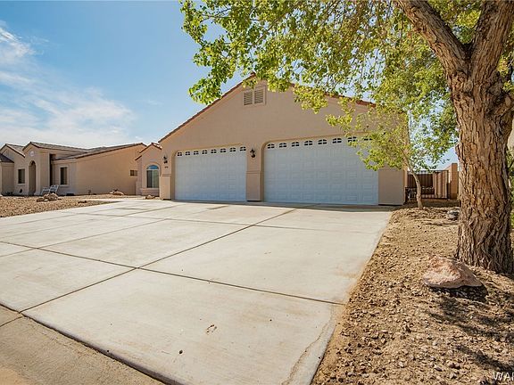 3rd image of 1698 E Valley Parkway