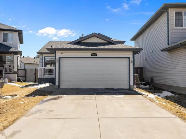 1811 37th Ave NW, Edmonton, AB T6T 1S6