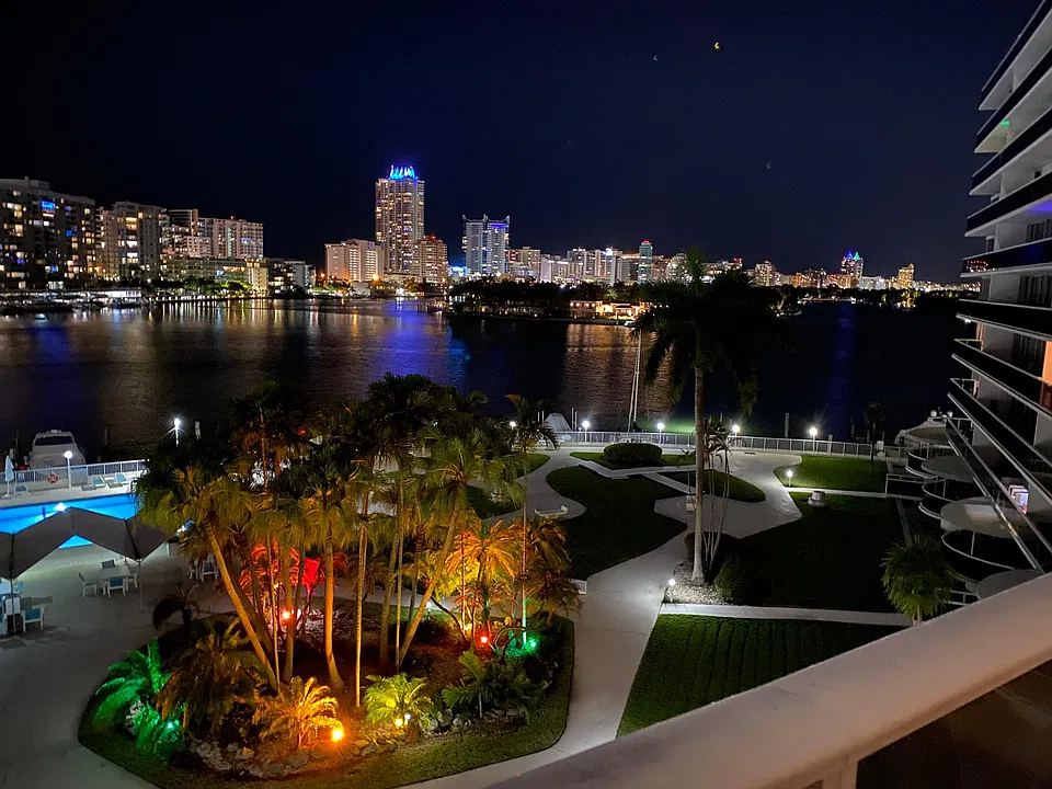 900 Bay Dr #514