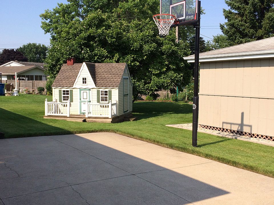1st image of 3023 Lakeside Dr