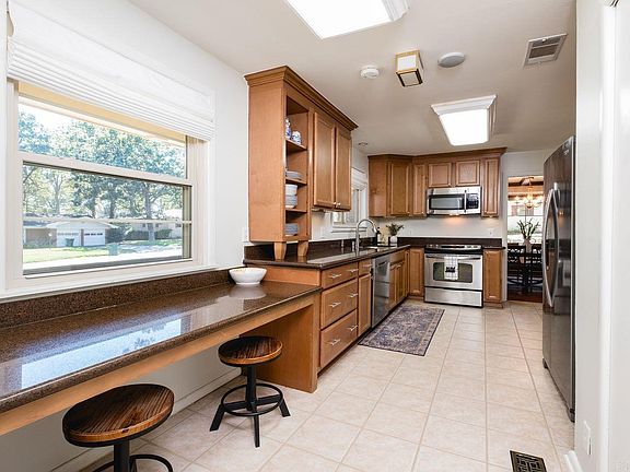 5th image of 7420 Amherst Dr
