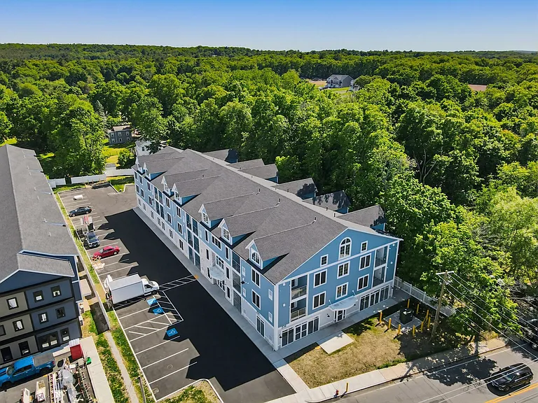 Taj Estates of Franklin II — Photo 4