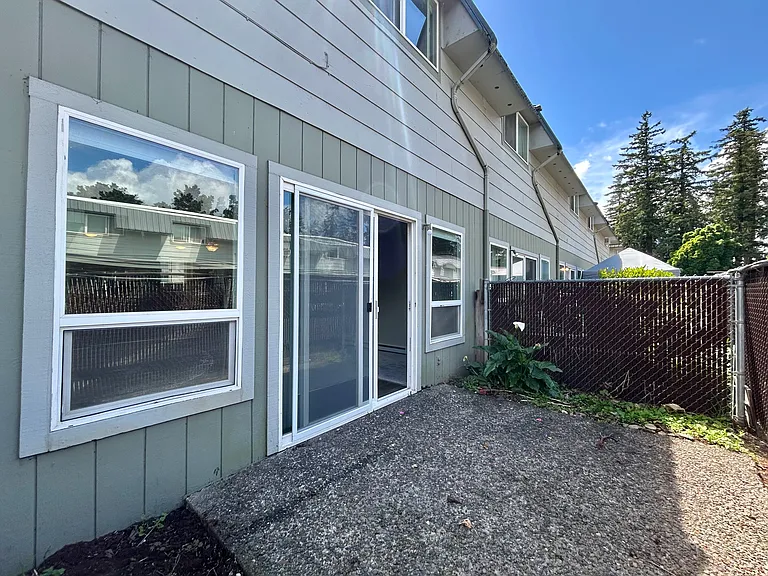 Canby Gardens Townhomes — Photo 8