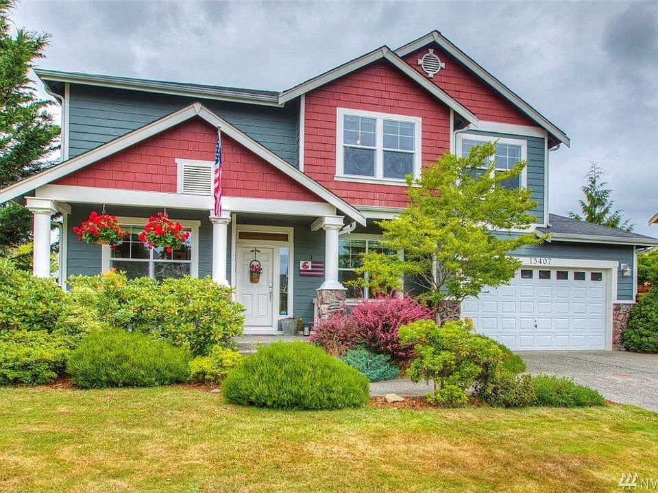 Gorgeous home in the desirable Southwood Estates community in Sunrise. 
