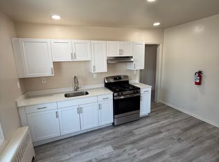 21 E Union St #4, Burlington, NJ 08016