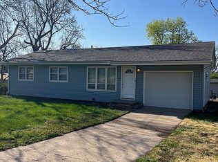 2417 Buena Vista Dr, Manhattan, KS 66502