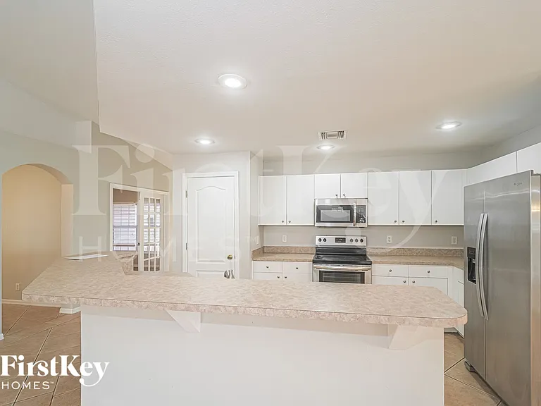 2731 SW 2nd Ln — Photo 9