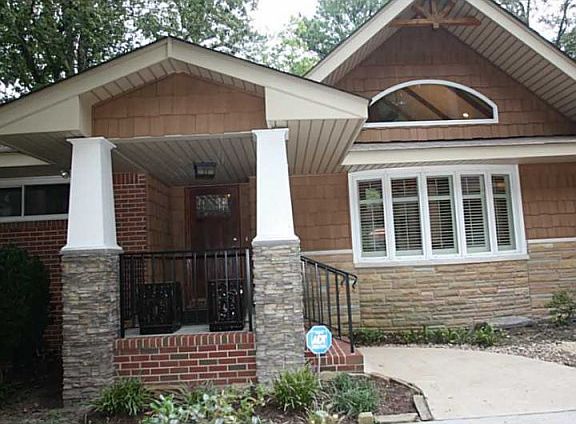 2nd image of 3884 Thalia Dr