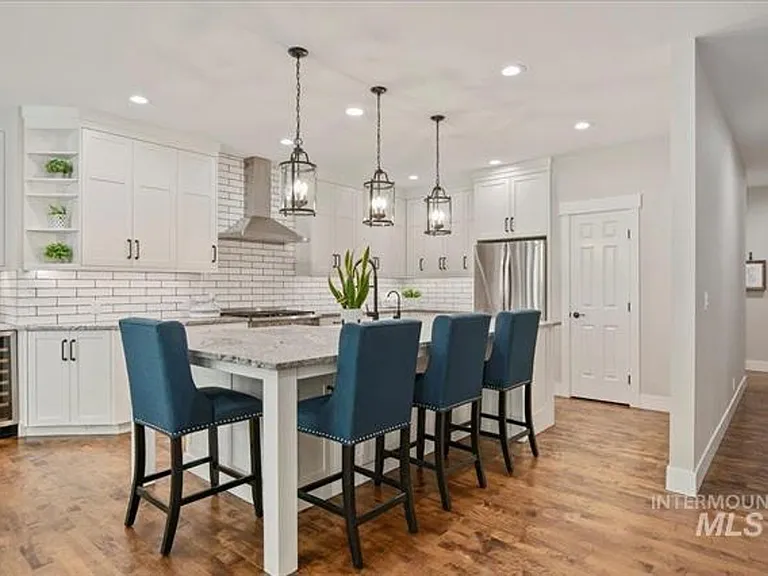 2259 N Sevenoaks Way — Photo 10